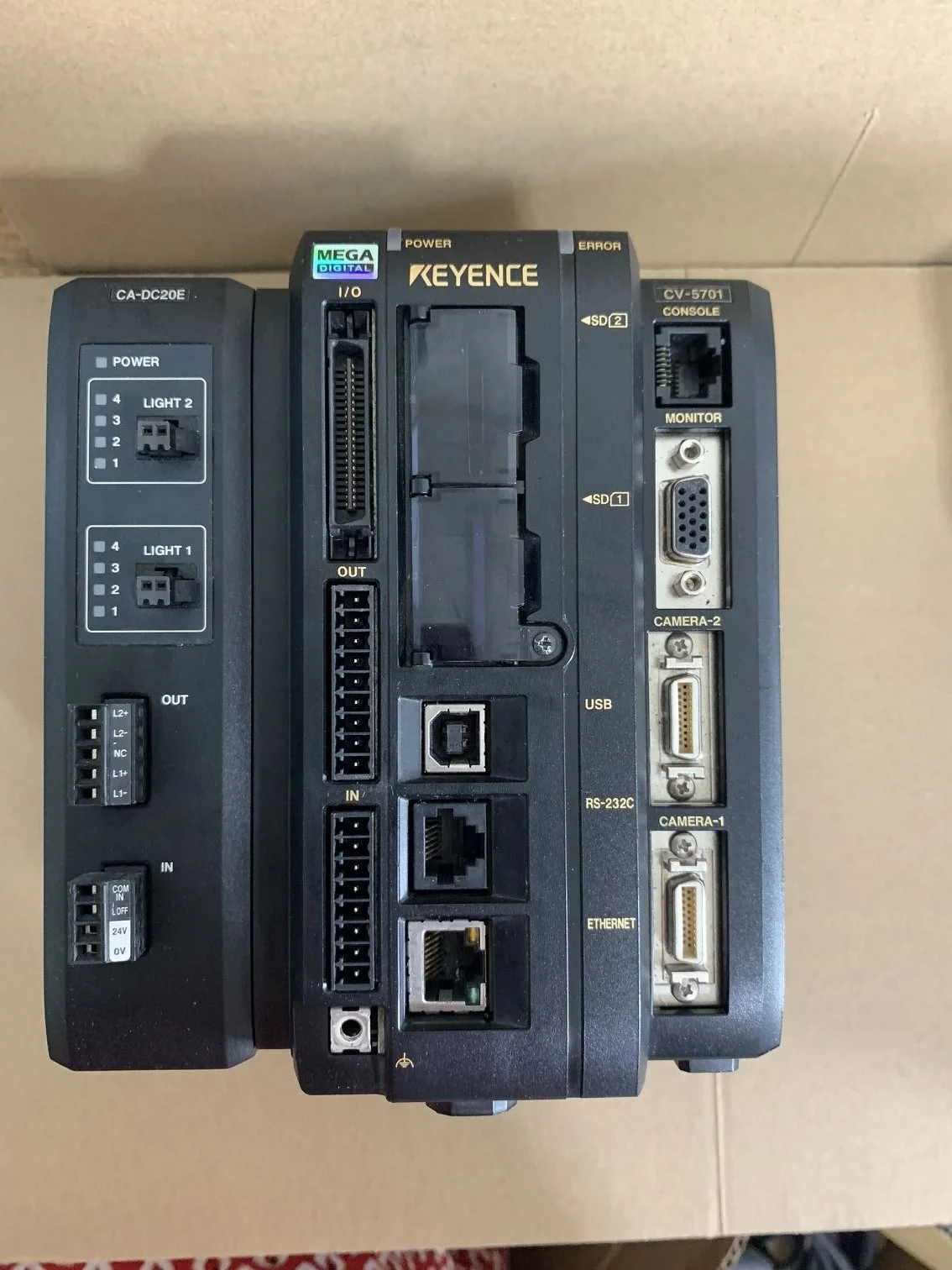 1PCブランドKeyence CV-200M #HC ビッグブランドKEYENCE CV-200M CV-200C産業用カメラ + CV-5001産業用